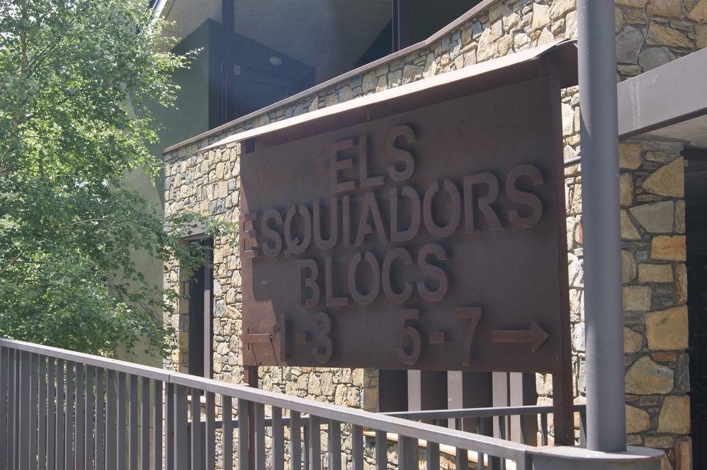 Apartaments Els Esquiadors Llorts Exterior foto